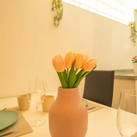 New Refurbished! 4 Minutes Walking To The * Alicante